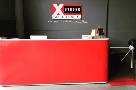 X Strong Academia