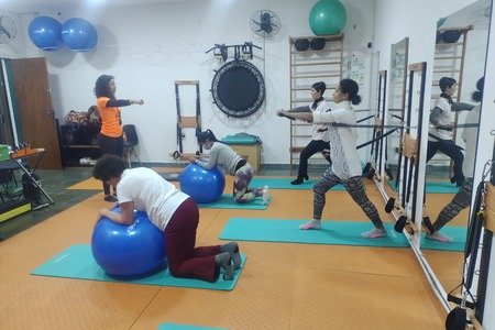 Studio Fitness Atividade Fisica e Saúde