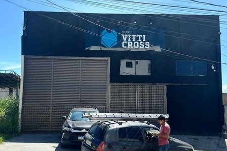 Studio Vitti Cross